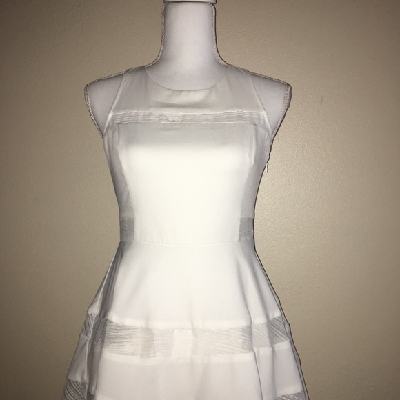 🤍💥LAST CHANCE! Lulu’s dress with cutout details - Picture 4 of 6